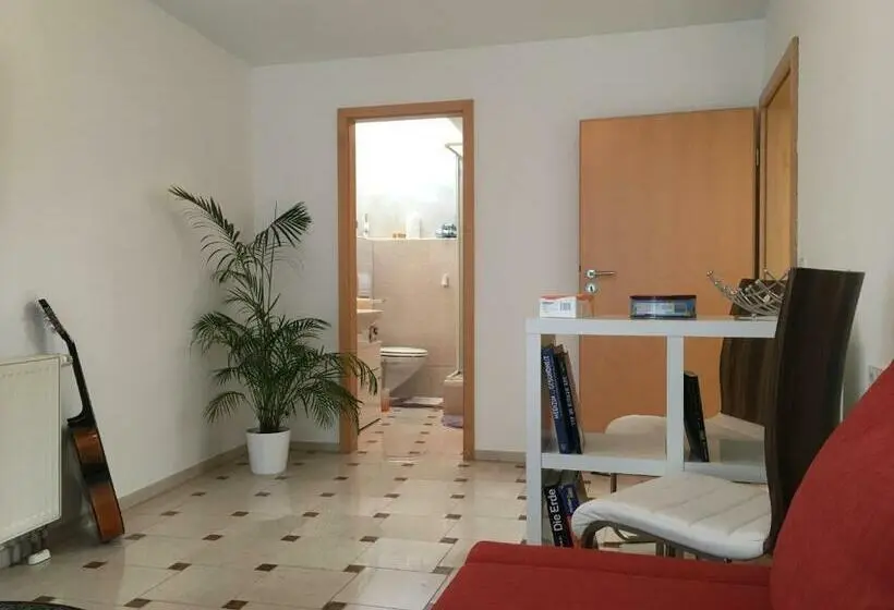 Duplex-huone, Emc Maisonette