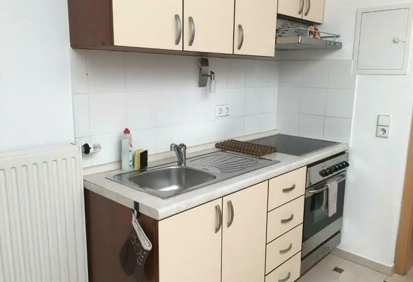Duplex-huone, Emc Maisonette