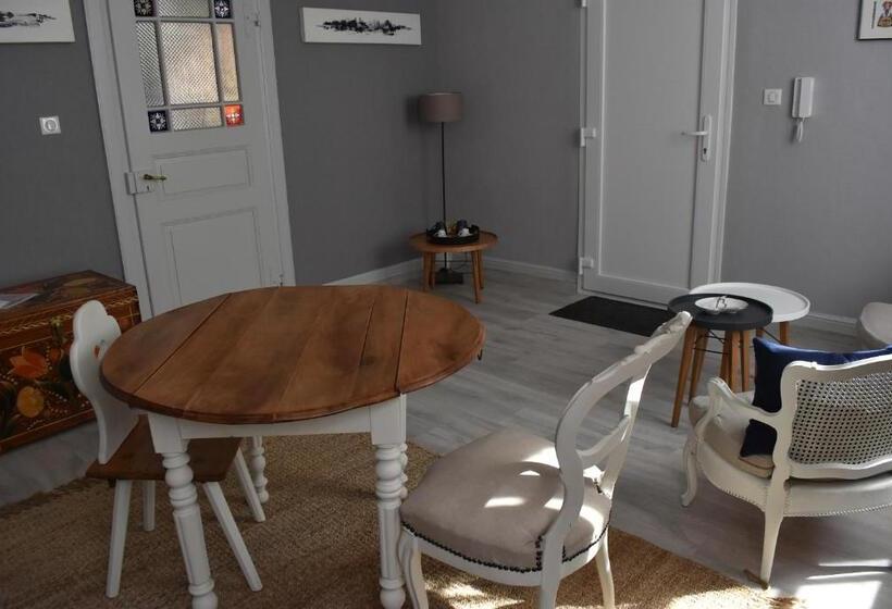 デラックスルーム, L Hadestal