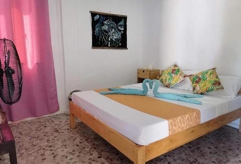 이코노미 룸, Mecaja Beach House