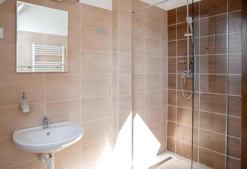 4인용 스탠다드 룸, Csató Panzió   Pensiunea Csató