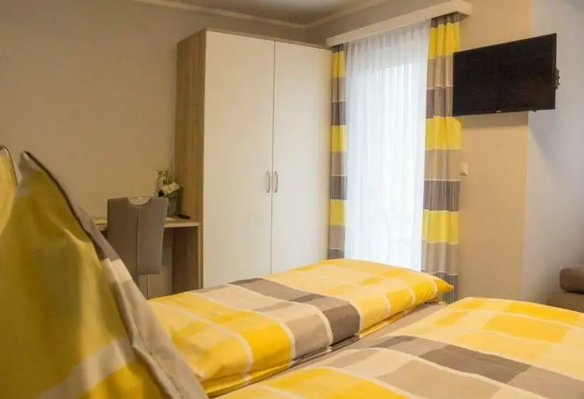 Pokój Standard z Balkonem, Pension Puster