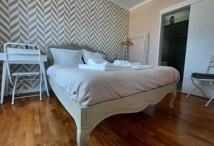 Standard-huone, Smiling Places Guest House In Labruge