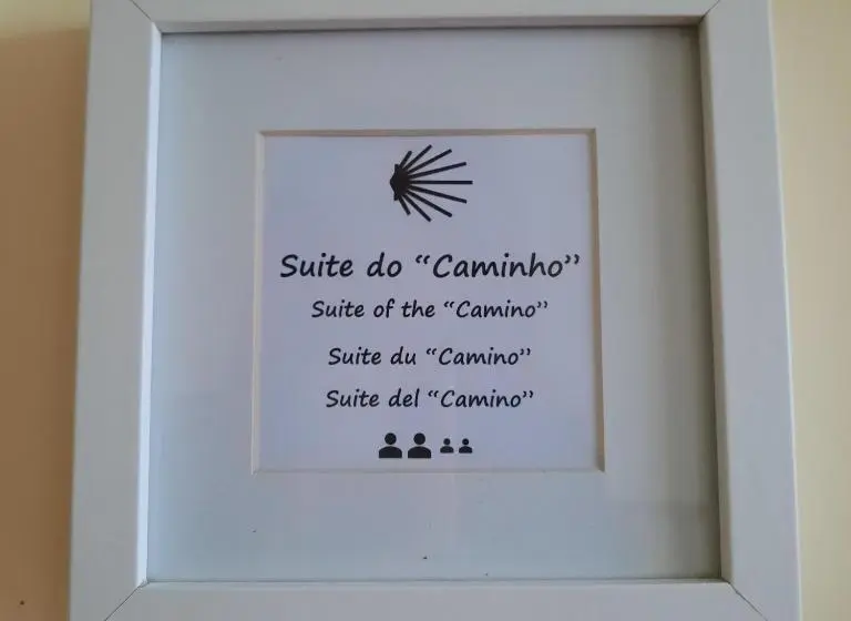 Perhesviitti, Smiling Places Guest House In Labruge