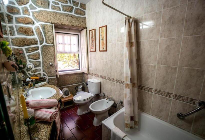 חדר סטנדרט לארבעה, Solar Dos Carvalhos