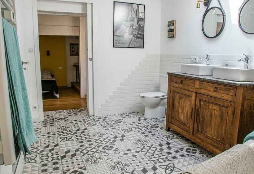 סוויטת דופלקס, Varzay Autour Du Puits