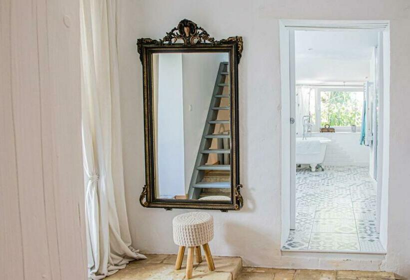 メゾネットスイート, Varzay Autour Du Puits