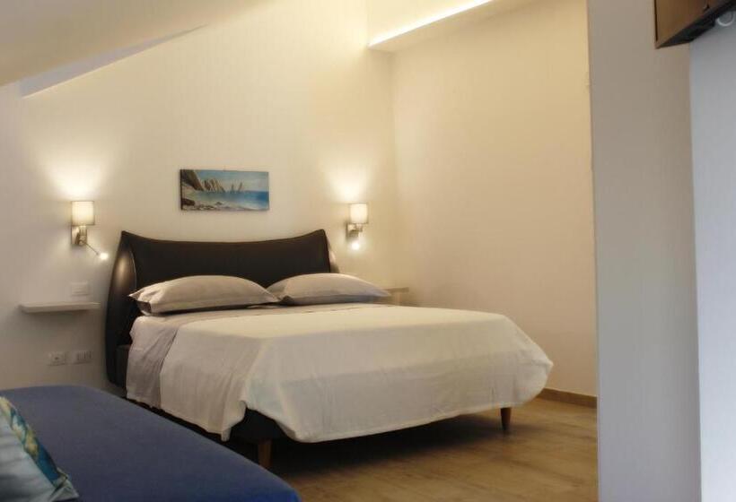 اتاق لوکس سه تخته, Villa De Ruschi