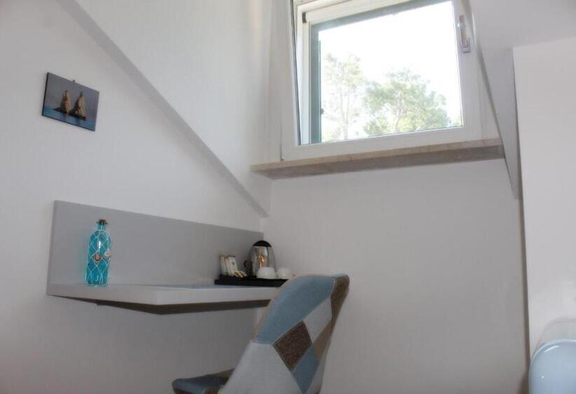 اتاق لوکس سه تخته, Villa De Ruschi