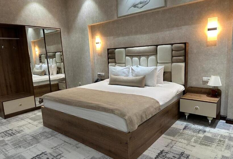 سوییت, Green Park