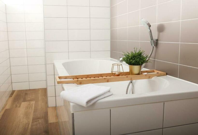 جناح جونيور, Heeren Aan De Haven