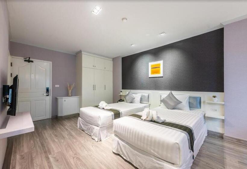 Номер Deluxe, Patra Luxury Hotel Suvarnabhumi