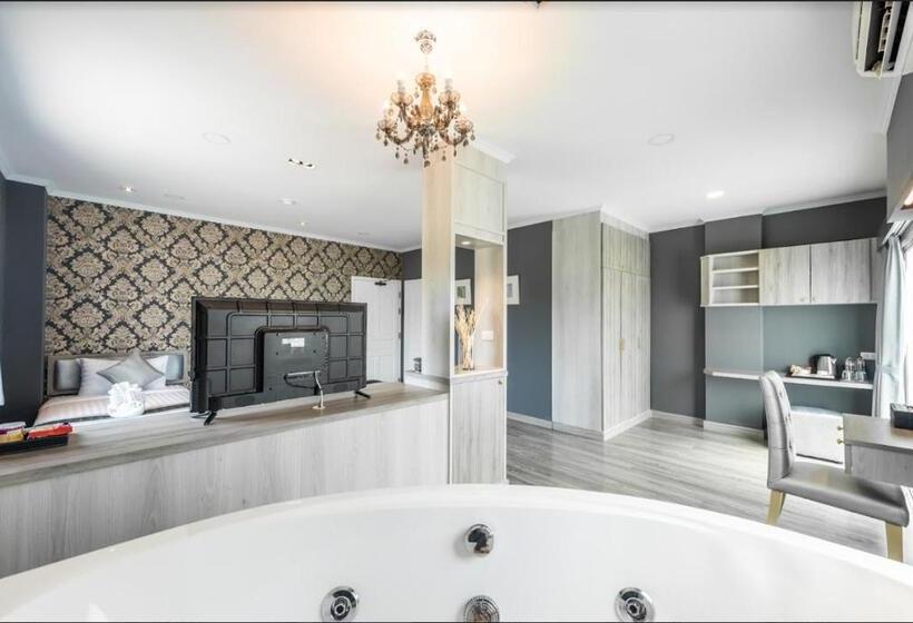 סוויטה, Patra Luxury Hotel Suvarnabhumi