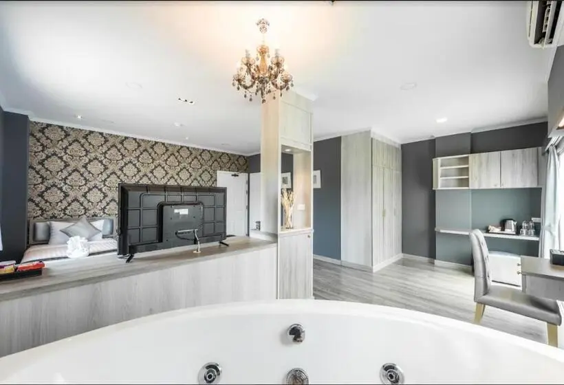スイート, Patra Luxury Hotel Suvarnabhumi