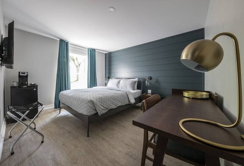 Номер Стандарт, Square Victoria Maison Hôtelière