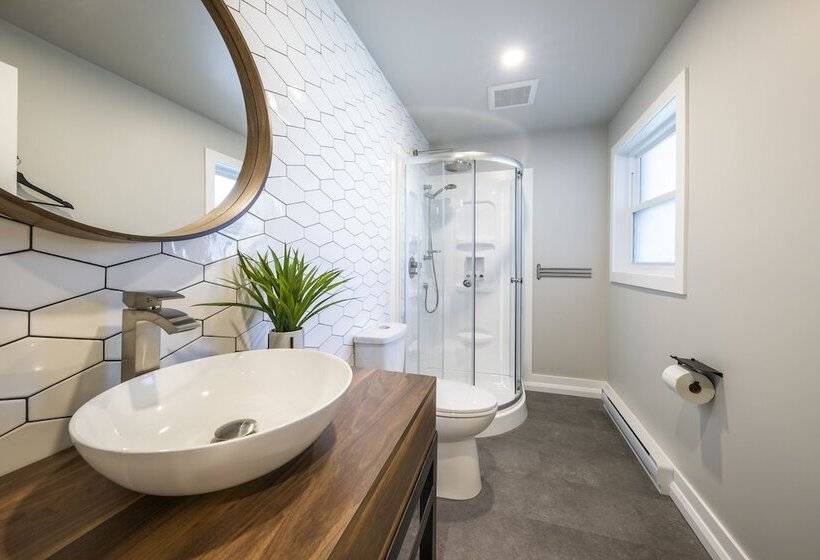 Номер Стандарт с Балконом, Square Victoria Maison Hôtelière