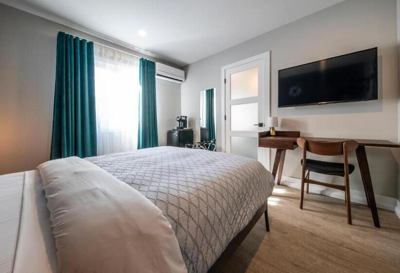 Номер Стандарт, Square Victoria Maison Hôtelière