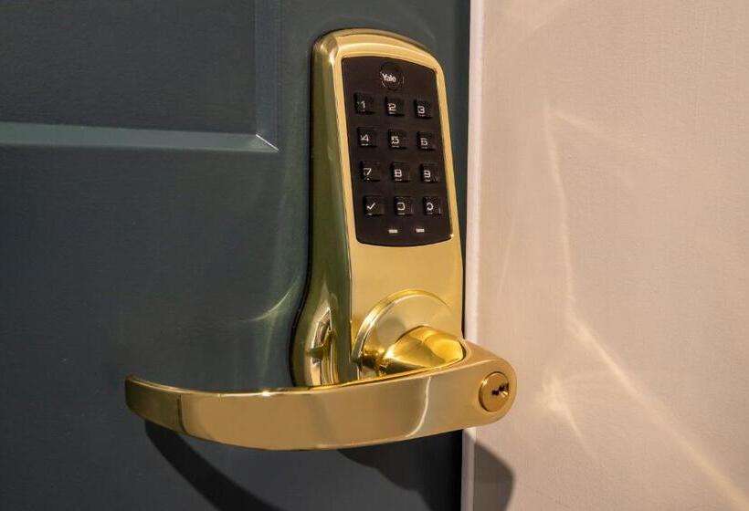 スタンダードルーム, Square Victoria Maison Hôtelière