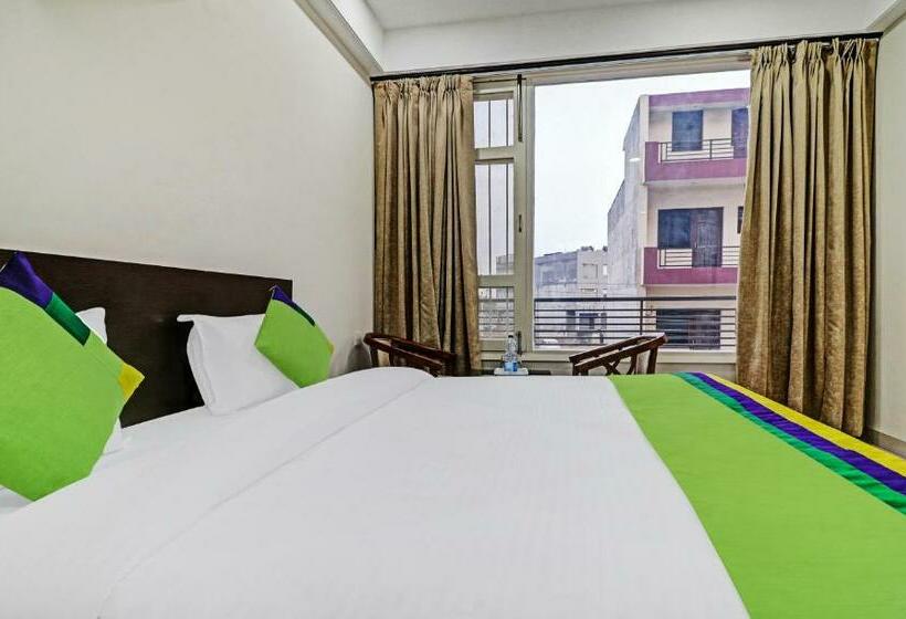 Номер Стандарт, Treebo Kamron Regency Sector 80