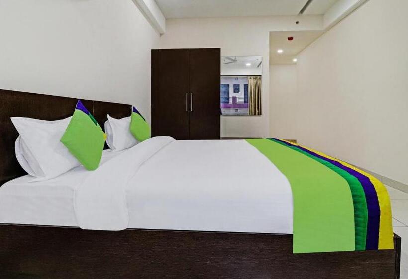 Номер Deluxe, Treebo Kamron Regency Sector 80