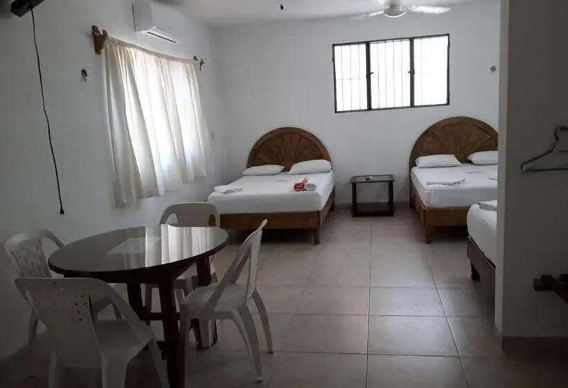 Basic Kolmen Hengen Huone, Hospedaje Papagrande