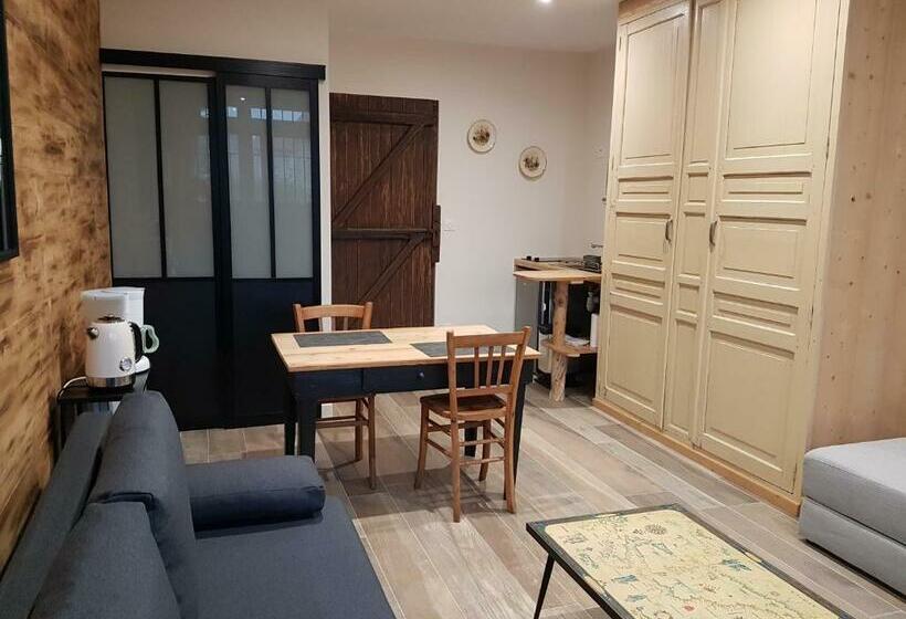 غرفة عائلية, L Hébergerie