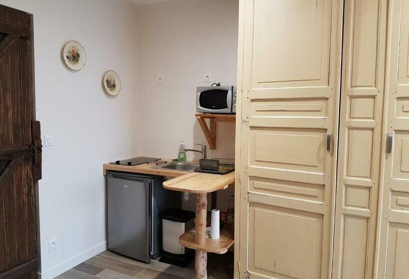 غرفة عائلية, L Hébergerie