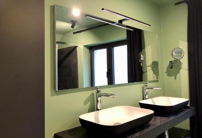 스위트, Le Prieuré De Bazainville