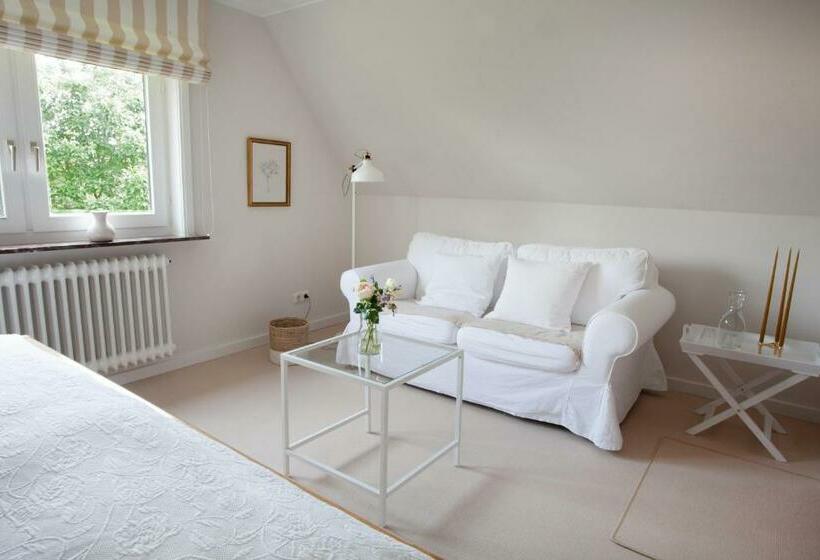 标准房带园景, Lohmann`s