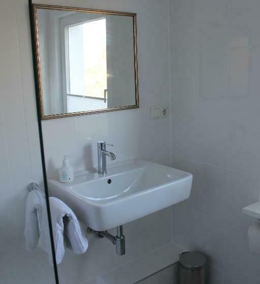 标准房带园景, Lohmann`s