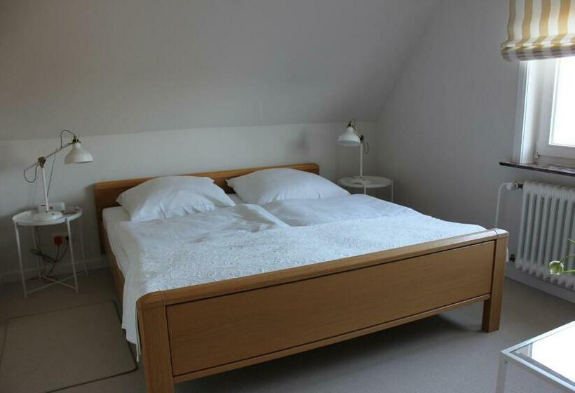 标准房带园景, Lohmann`s