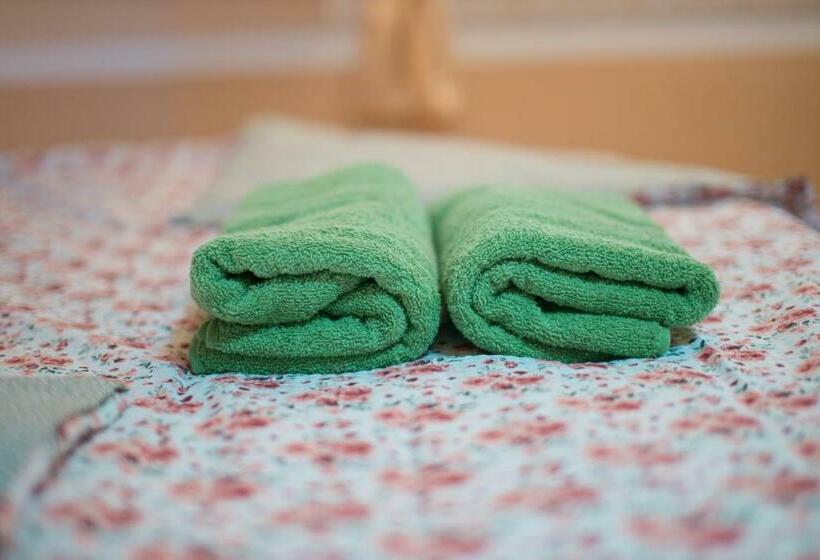 컴포트 트리플 룸, Penzion Zlatovláska U Zámku červená Lhota