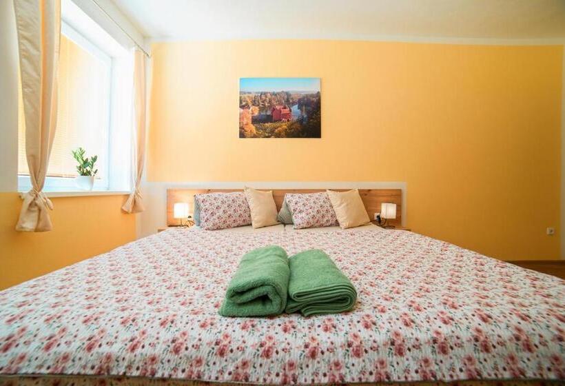 컴포트 트리플 룸, Penzion Zlatovláska U Zámku červená Lhota