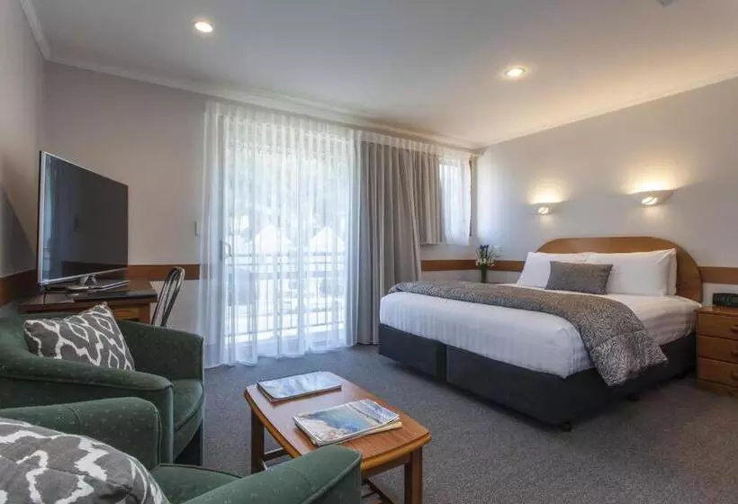 Standard-studio, Amross Motel