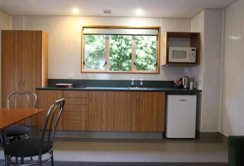 דירת חדר, Amross Motel