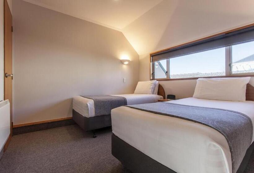 דירת שני חדרים, Amross Motel