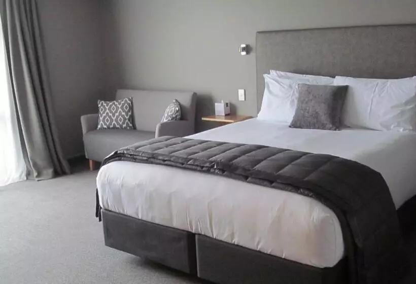 Executive-studio, Amross Motel
