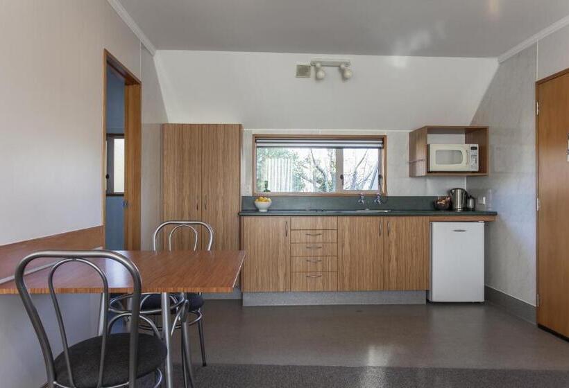 דירת חדר, Amross Motel