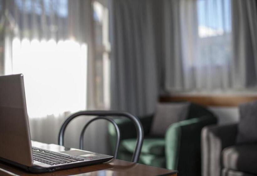 דירת חדר, Amross Motel