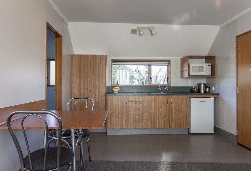 דירת חדר, Amross Motel