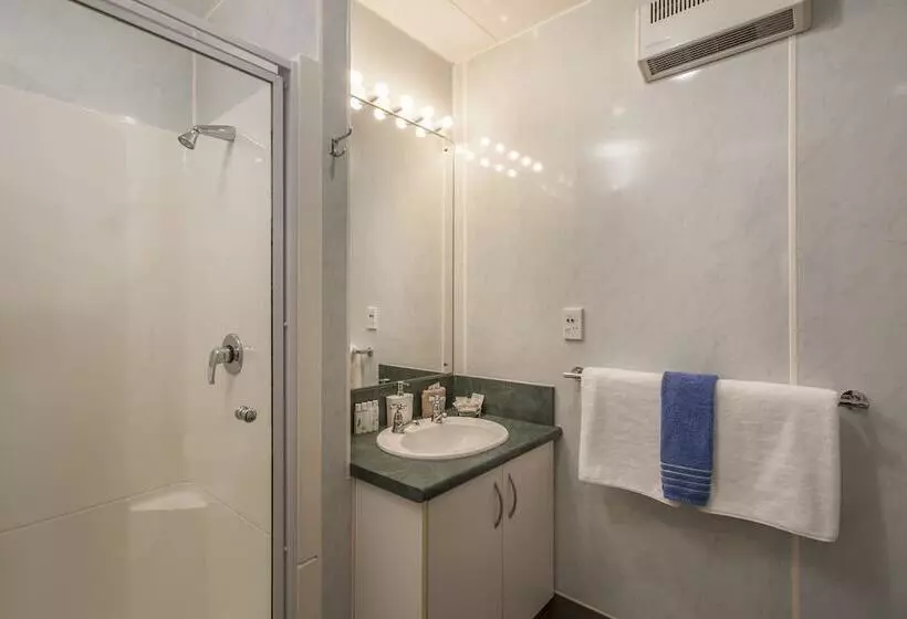 Standard-studio, Amross Motel