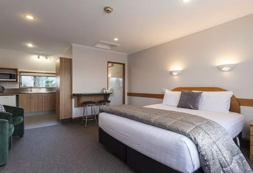 Standard-studio, Amross Motel