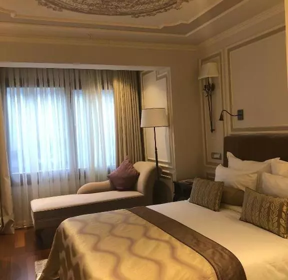 اتاق خانوادگی تودرتو, Arcade Hotel & Spa Nisantasi