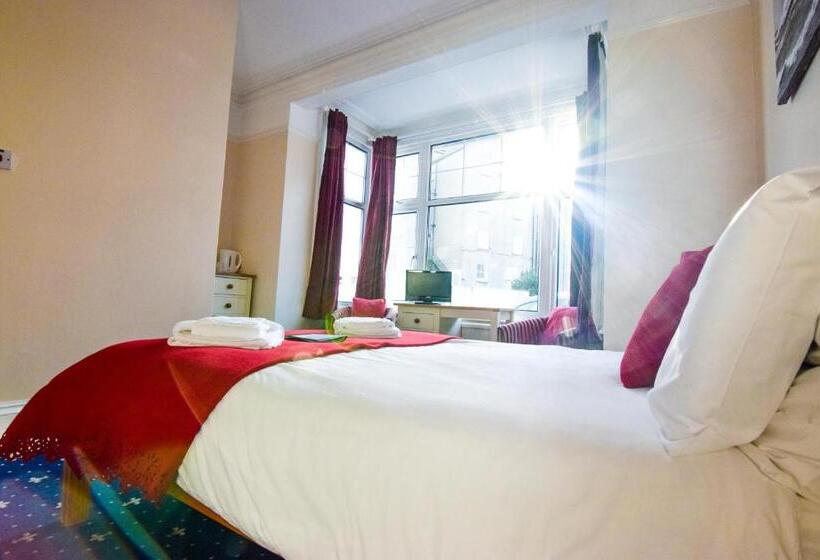 غرفة قياسية مطلّة علي البحر, Eastbourne Reymar