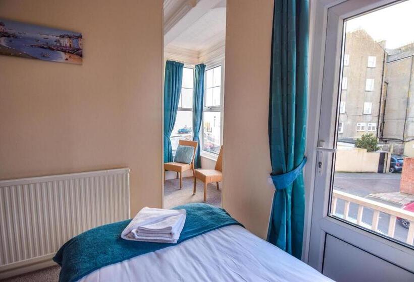 غرفة عائلية, Eastbourne Reymar