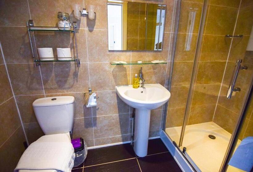 غرفة قياسية مطلّة علي البحر, Eastbourne Reymar