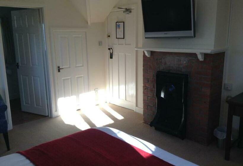 غرفة قياسية, Little Court