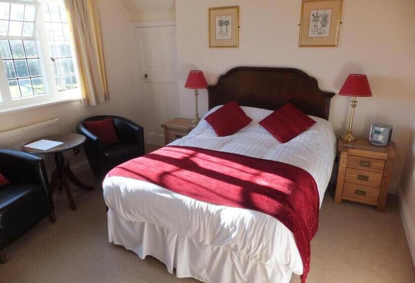 غرفة قياسية سرير كينج, Little Court