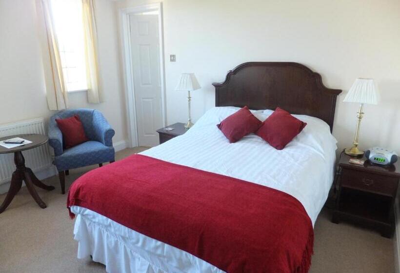 غرفة قياسية سرير كينج, Little Court