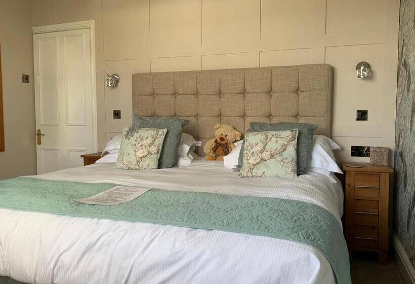 اتاق لوکس با تخت بزرگ, Montfort Cottage Guest House